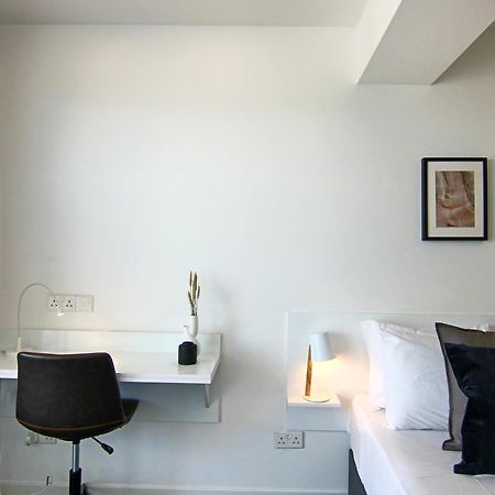 Phaedrus Living: Luxury Suite Nicosia 505 ภายนอก รูปภาพ