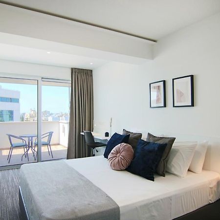 Phaedrus Living: Luxury Suite Nicosia 505 ภายนอก รูปภาพ