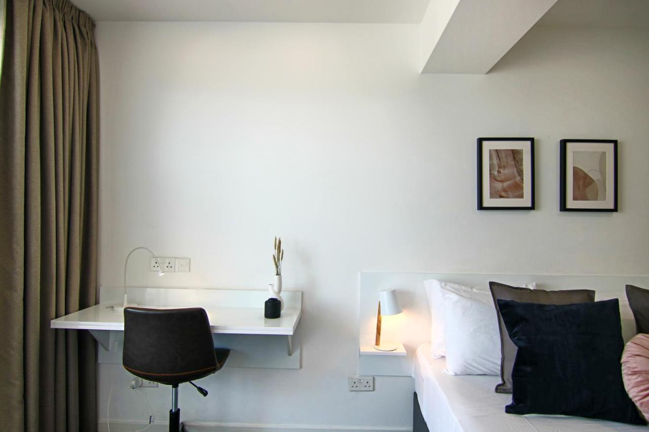 Phaedrus Living: Luxury Suite Nicosia 505 ภายนอก รูปภาพ