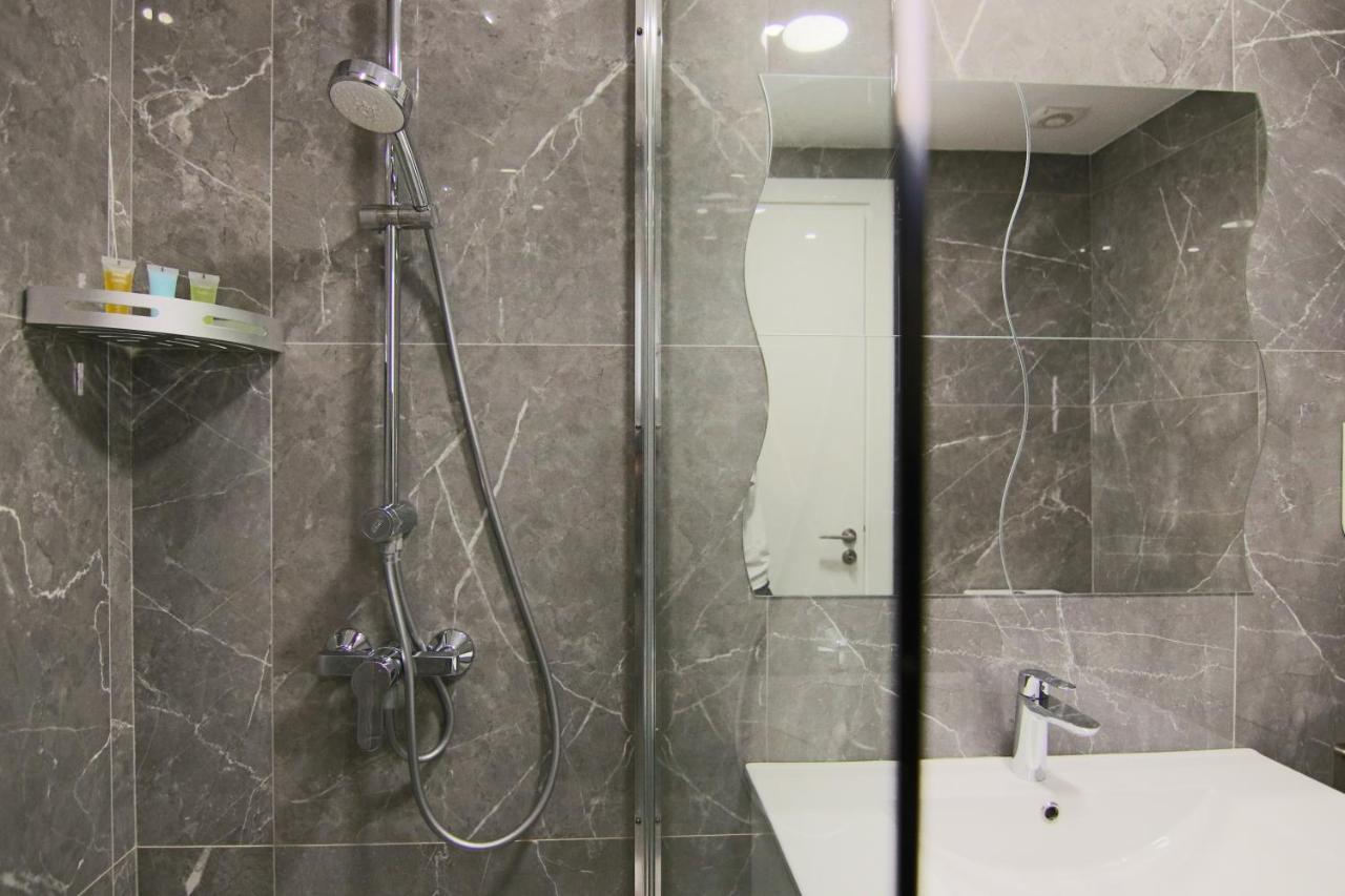 Phaedrus Living: Luxury Suite Nicosia 505 ภายนอก รูปภาพ